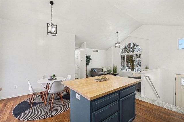 330 Pioneer Trail, Cedar Springs, MI 49319