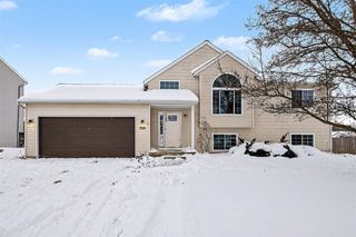 330 Pioneer Trail, Cedar Springs, MI 49319