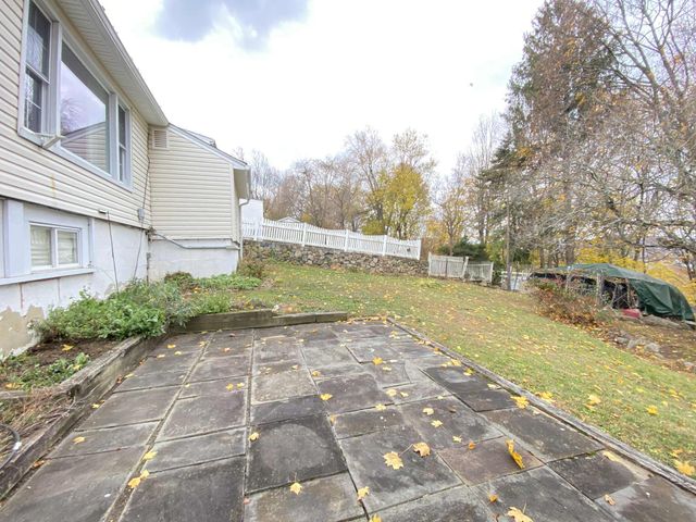 25 Topstone Drive, Danbury, CT 06810