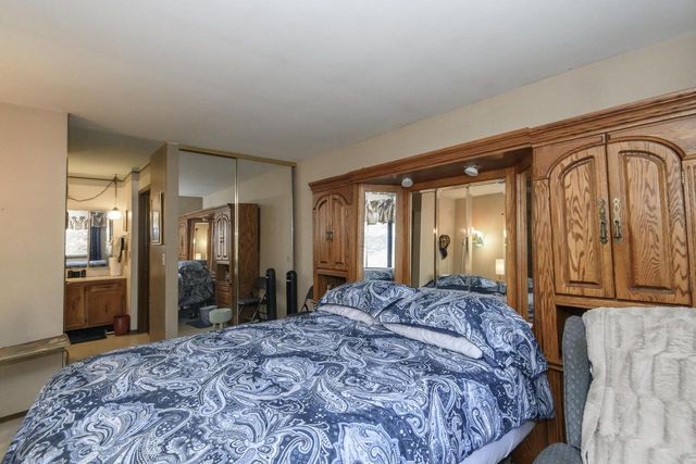 7821 W Heather AVENUE, Milwaukee, WI 53223