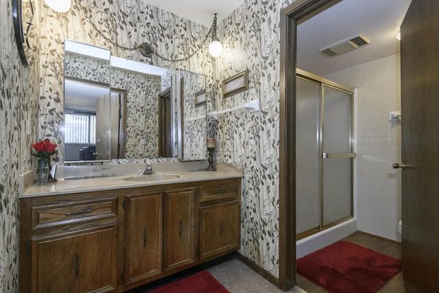 7821 W Heather AVENUE, Milwaukee, WI 53223