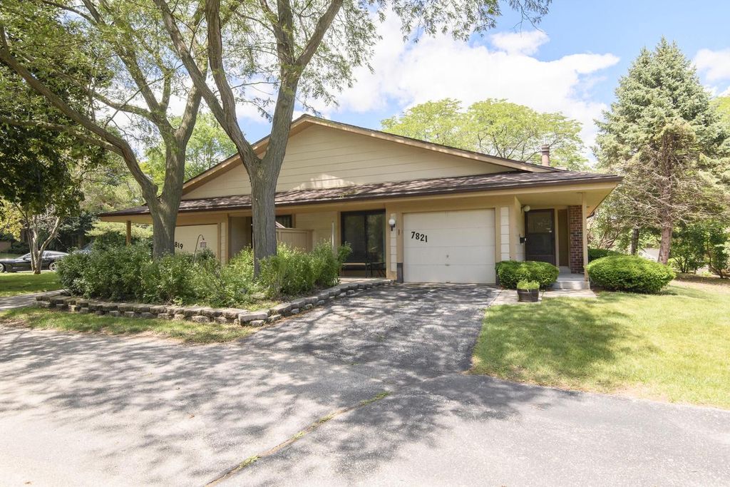 7821 W Heather AVENUE, Milwaukee, WI 53223