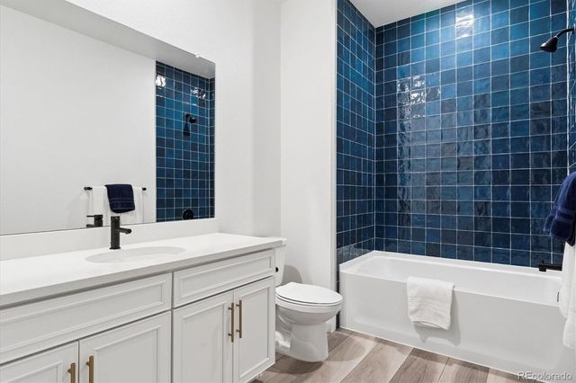 8507 Hotchkiss Loop, Littleton, CO 80125