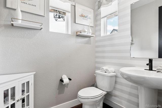 8507 Hotchkiss Loop, Littleton, CO 80125