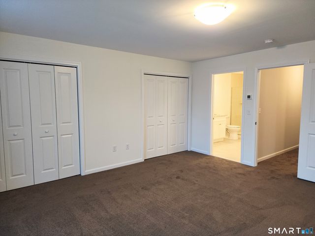 22 Lombard Circle 8, North Haven, CT 06473