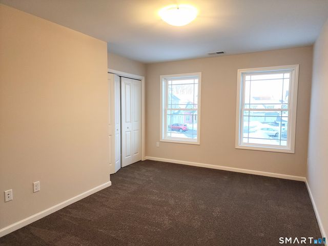 22 Lombard Circle 8, North Haven, CT 06473