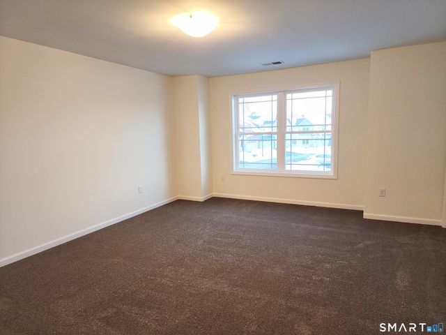 22 Lombard Circle 8, North Haven, CT 06473