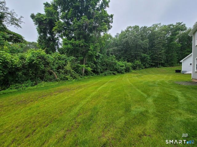 22 Lombard Circle 8, North Haven, CT 06473