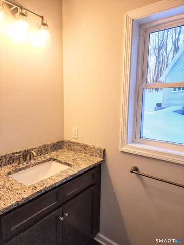 22 Lombard Circle 8, North Haven, CT 06473