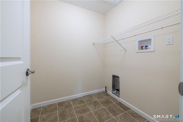 22 Lombard Circle 8, North Haven, CT 06473