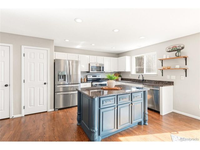 5247 S Riviera Cir, Aurora, CO 80015