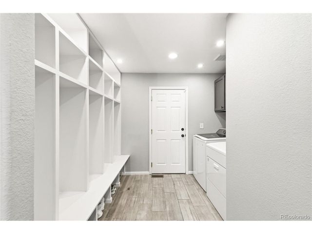 5247 S Riviera Cir, Aurora, CO 80015