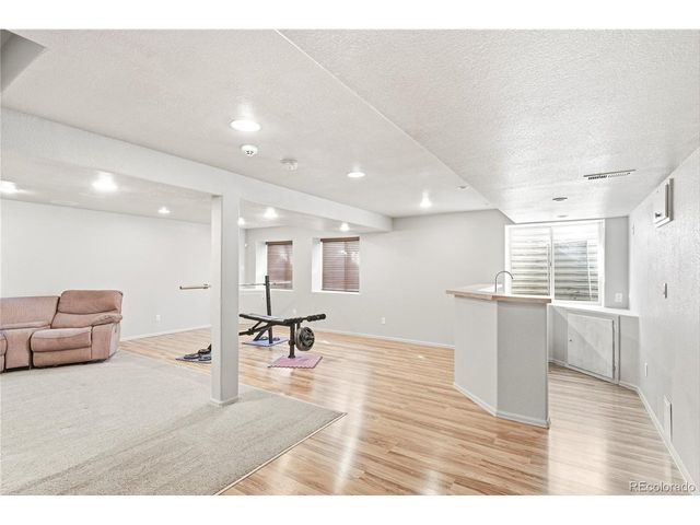 5247 S Riviera Cir, Aurora, CO 80015