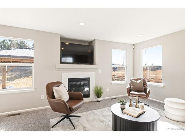 5247 S Riviera Cir, Aurora, CO 80015