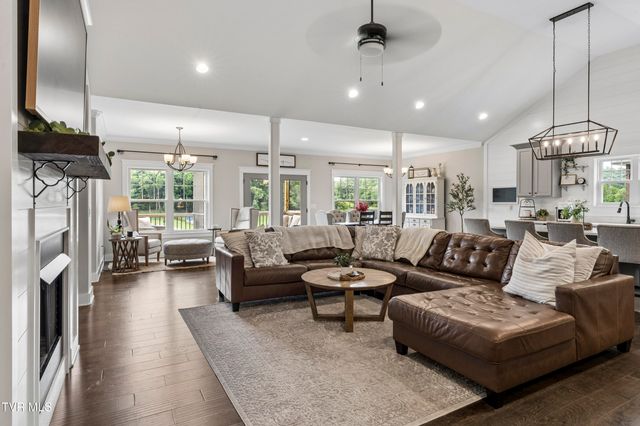 822 Hales Chapel Road, Johnson City, TN 37615