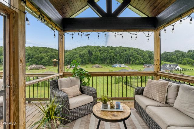822 Hales Chapel Road, Johnson City, TN 37615