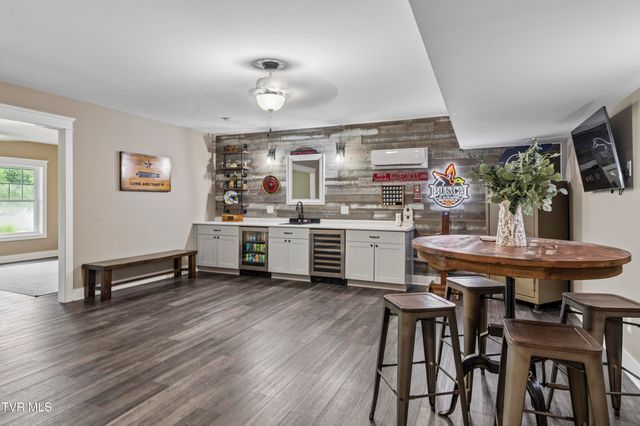 822 Hales Chapel Road, Johnson City, TN 37615