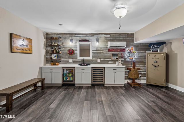 822 Hales Chapel Road, Johnson City, TN 37615