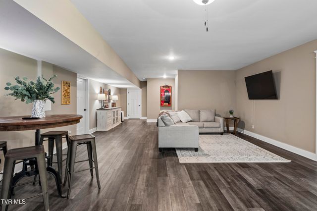 822 Hales Chapel Road, Johnson City, TN 37615