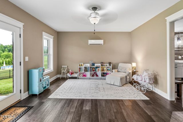 822 Hales Chapel Road, Johnson City, TN 37615