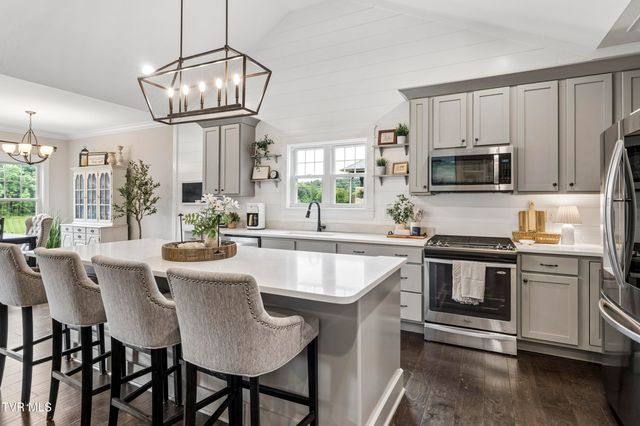 822 Hales Chapel Road, Johnson City, TN 37615
