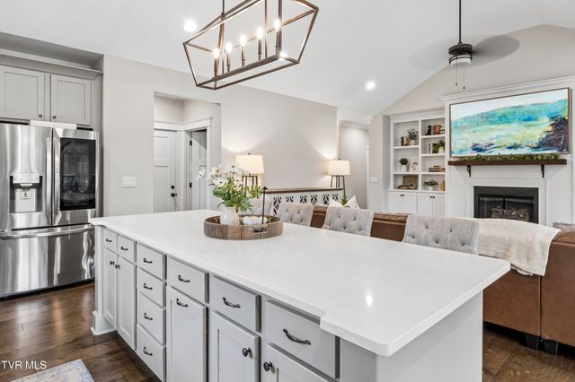 822 Hales Chapel Road, Johnson City, TN 37615