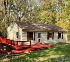 4590 Fox Chase Run, Gum Spring, VA 23065