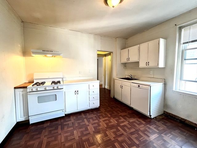 76 Babcock Street 3, Brookline, MA 02446