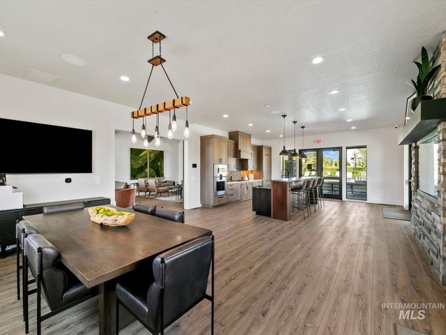 3696 N Templeton Way, Eagle, ID 83616