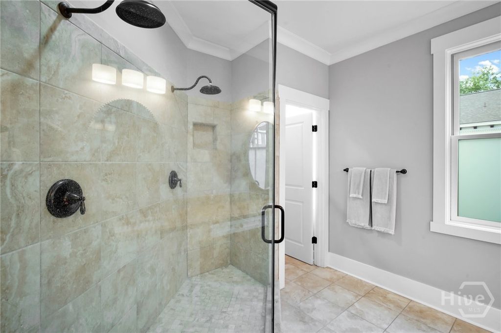 Image 33 of property listing at 718 Tattnall Street, Savannah, GA 31401
