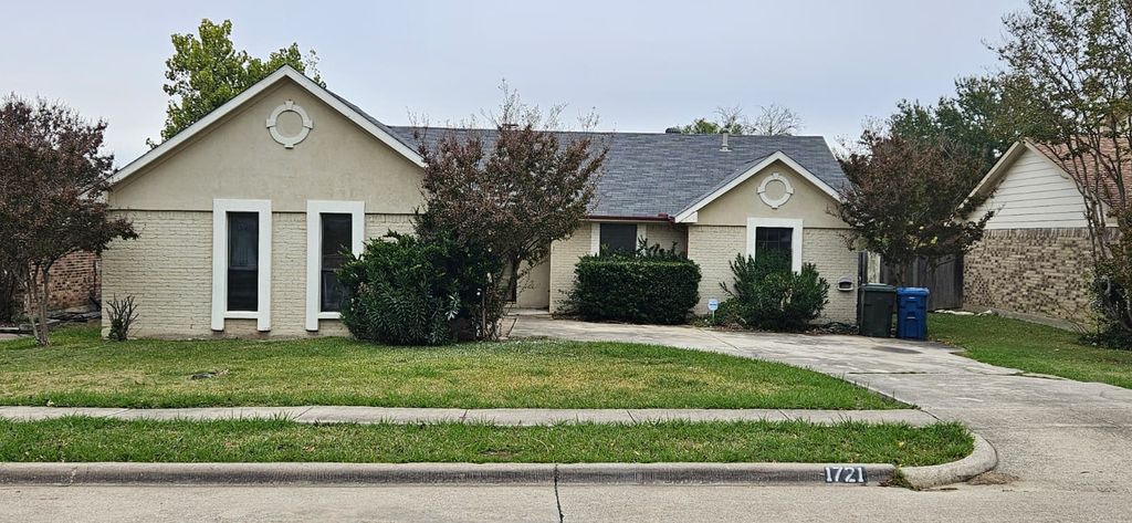 1721 Saint James, Carrollton, TX 75007
