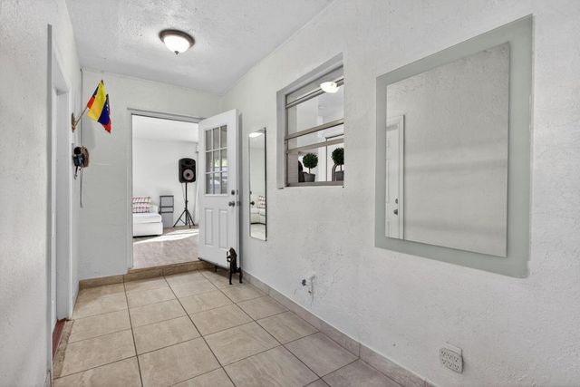 2814 SW Natura Boulevard A, Deerfield Beach, FL 33441