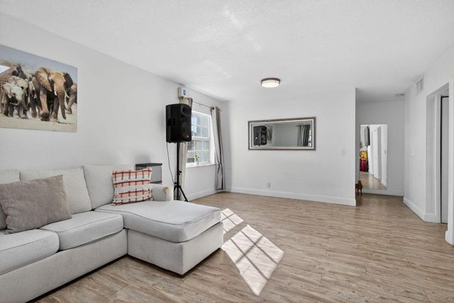 2814 SW Natura Boulevard A, Deerfield Beach, FL 33441