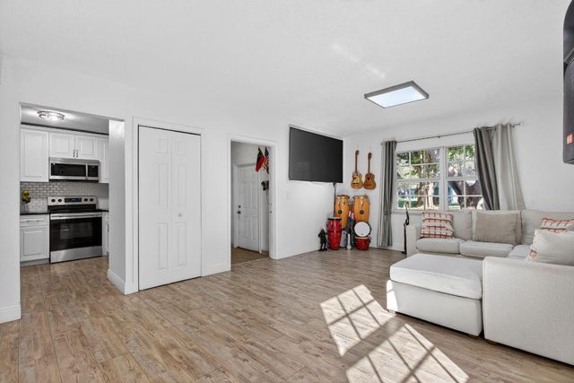 2814 SW Natura Boulevard A, Deerfield Beach, FL 33441