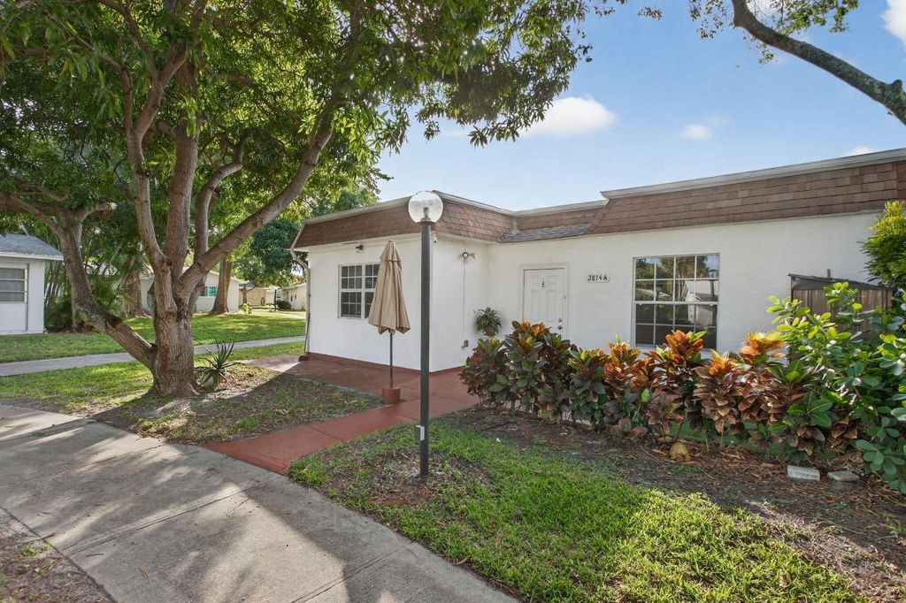 2814 SW Natura Boulevard A, Deerfield Beach, FL 33441