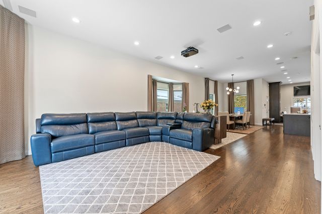 3452 N Newcastle Avenue, Chicago, IL 60634