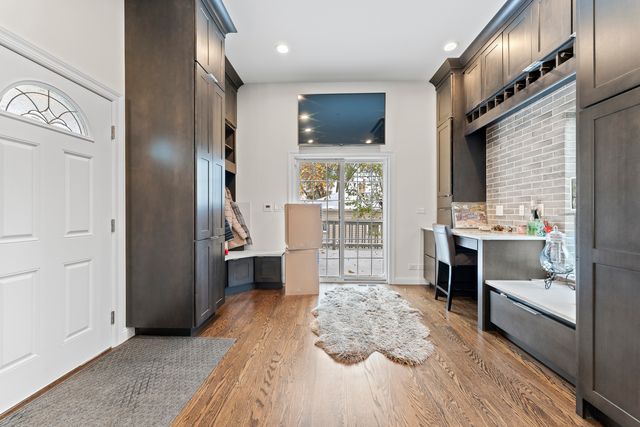 3452 N Newcastle Avenue, Chicago, IL 60634