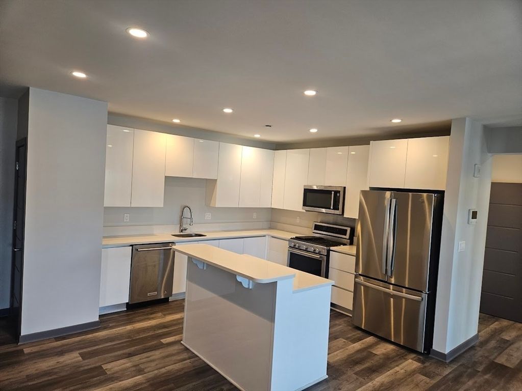 145 Newbury Avenue 8, Quincy, MA 02171