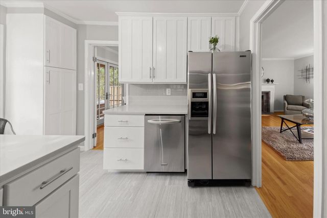 1146 VALLEY DR, Pasadena, MD 21122