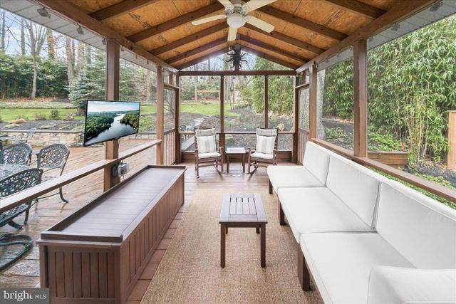 1146 VALLEY DR, Pasadena, MD 21122