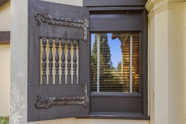 18000 Overlook Road, Los Gatos, CA 95030