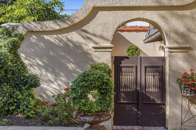 18000 Overlook Road, Los Gatos, CA 95030