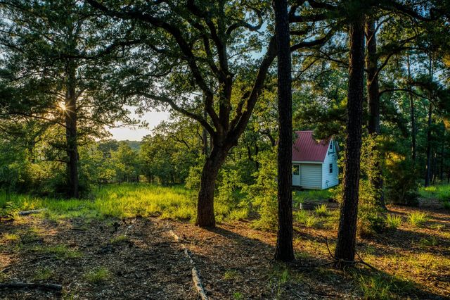 353 Spanish Canyon Trail, West Point, TX 78963