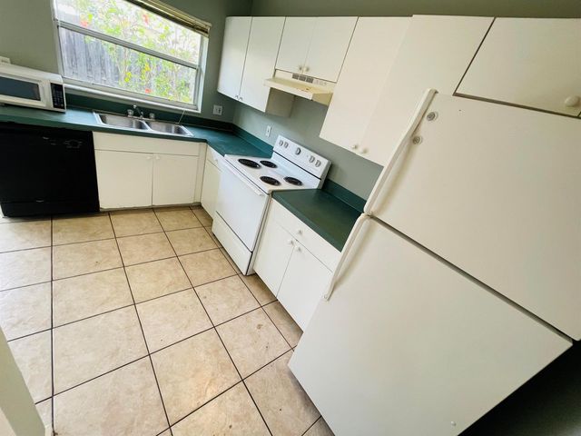 1654 Hawthorne Place, Wellington, FL 33414