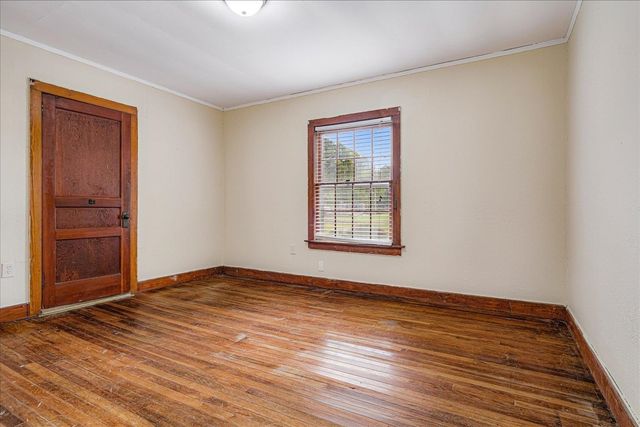 210 KINNEY AVE, Covington, TN 38019