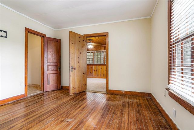 210 KINNEY AVE, Covington, TN 38019