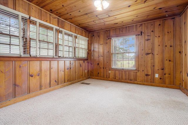 210 KINNEY AVE, Covington, TN 38019