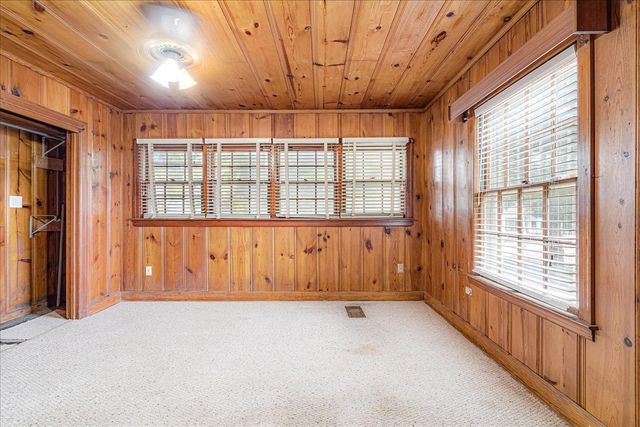 210 KINNEY AVE, Covington, TN 38019