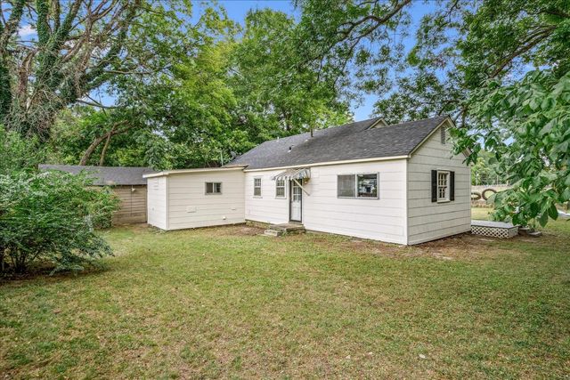 210 KINNEY AVE, Covington, TN 38019