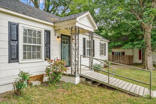 210 KINNEY AVE, Covington, TN 38019